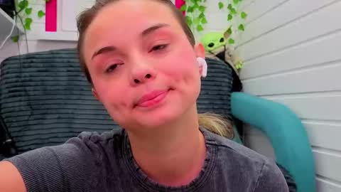 . online show from November 2025 06:05:02 AM