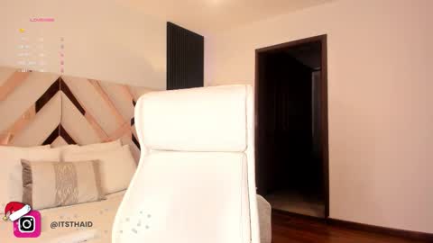 Fernanda Davila online show from December 2025 10:29:01 PM