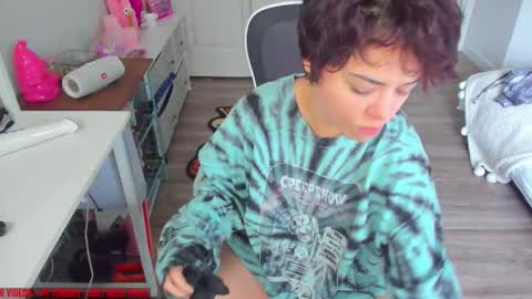 Snapshot of missvanessajune chatting on November 2025 06:28:01 PM V Nessa online show from November 2025 06:28:01 PM