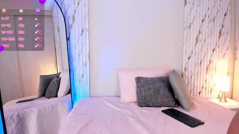 Snapshot of missvioleet chatting on October 2025 05:25:02 PM missvioleet online show from October 2025 05:25:02 PM