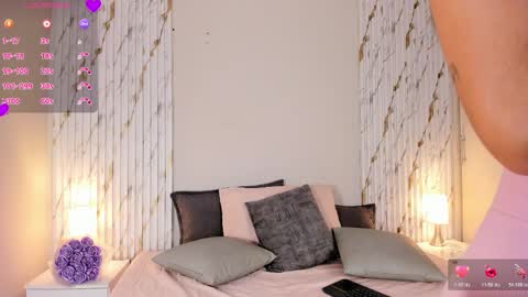 Snapshot of missvioleet chatting on April 2026 04:59:02 PM missvioleet online show from April 2026 04:59:02 PM