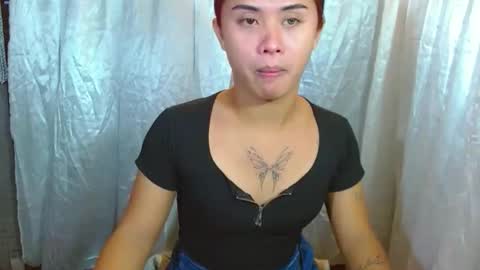 Snapshot of missviolet11 chatting on March 2026 01:17:01 PM SweetViolet online show from March 2026 01:17:01 PM