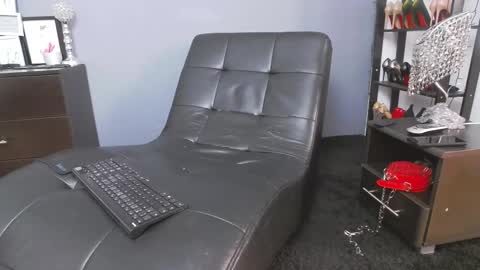 Miss Von Tease online show from February 2025 07:59:02 AM