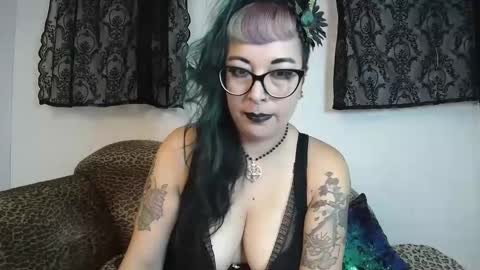 Missy Dee online show from September 2025 10:15:02 PM