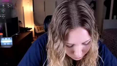 Snapshot of missyourtouch chatting on June 2026 06:17:01 PM MissYourTouch online show from June 2026 06:17:01 PM