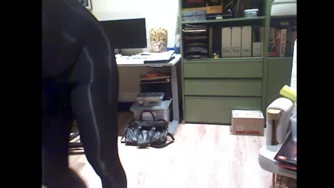 Snapshot of misterbobbyxx chatting on April 2026 06:17:02 AM misterbobbyxx online show from April 2026 06:17:02 AM