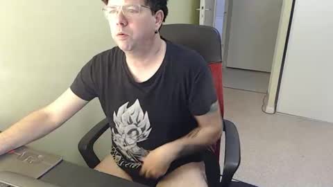 Snapshot of mistercoeur1 chatting on March 2026 07:47:01 AM mistercoeur online show from March 2026 07:47:01 AM