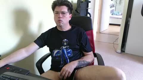 Snapshot of mistercoeur1 chatting on April 2026 02:28:02 PM mistercoeur online show from April 2026 02:28:02 PM