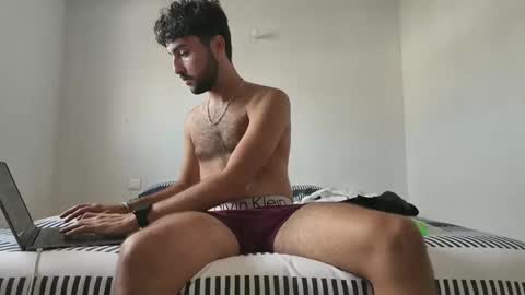 Snapshot of misterjc72 chatting on October 2025 01:18:01 PM misterjc72 online show from October 2025 01:18:01 PM