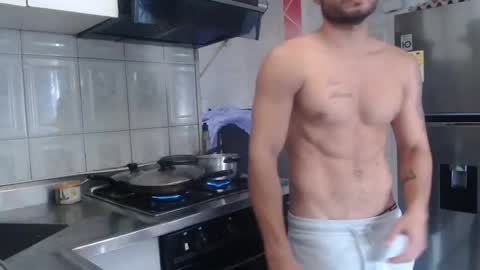 mistersam33 online show from February 2025 05:09:01 PM