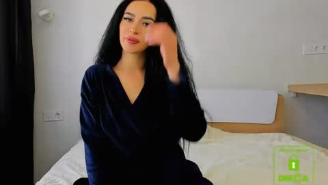 mistic_fox online show from June 2026 07:18:01 AM