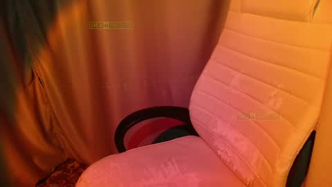 Snapshot of mistr_daria_femdom chatting on April 2026 10:03:02 PM mistr_daria_femdom online show from April 2026 10:03:02 PM