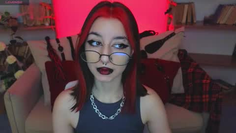 Snapshot of mistress__marcelline chatting on October 2025 07:08:01 AM Marcelline online show from October 2025 07:08:01 AM