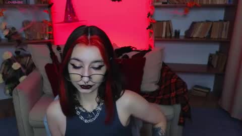 Snapshot of mistress__marcelline chatting on October 2025 09:38:02 AM Marcelline online show from October 2025 09:38:02 AM