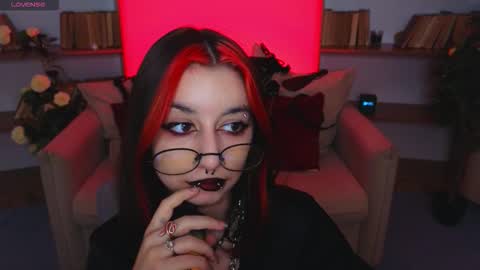 Snapshot of mistress__marcelline chatting on November 2025 10:47:01 AM Marcelline online show from November 2025 10:47:01 AM
