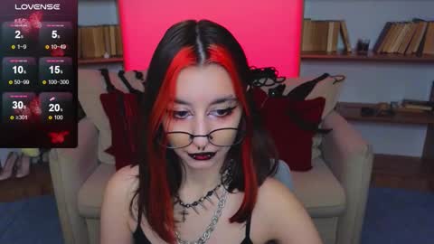 Snapshot of mistress__marcelline chatting on November 2025 09:52:01 AM Marcelline online show from November 2025 09:52:01 AM