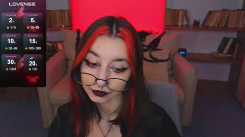 Snapshot of mistress__marcelline chatting on November 2025 10:50:02 AM Marcelline online show from November 2025 10:50:02 AM