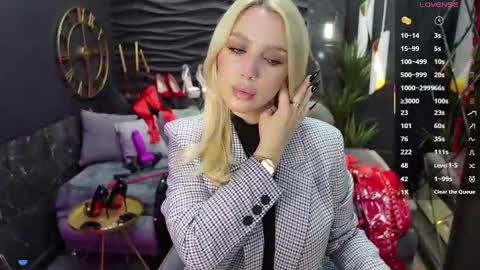 Darsy online show from February 2025 01:41:01 PM