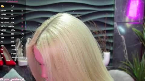 Darsy online show from March 2025 01:53:02 PM