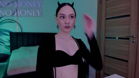 Mistress Mia online show from November 2025 08:53:02 PM