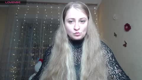 Snapshot of mistresscaro chatting on April 2026 08:17:01 PM mistresscaro online show from April 2026 08:17:01 PM