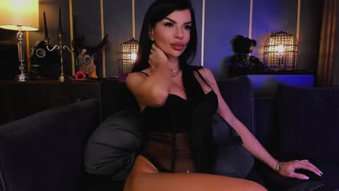 Snapshot of mistresselenia chatting on January 2025 12:35:02 PM Elenia online show from January 2025 12:35:02 PM