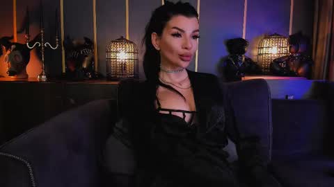 Snapshot of mistresselenia chatting on March 2025 08:45:01 AM Elenia online show from March 2025 08:45:01 AM