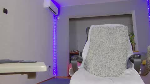 Snapshot of mistressellie chatting on November 2025 06:29:02 PM MitressEllie--Your Bratty Miss online show from November 2025 06:29:02 PM