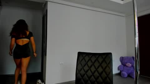 Snapshot of mistresskenda chatting on March 2025 10:24:01 AM Mistress KiRa online show from March 2025 10:24:01 AM