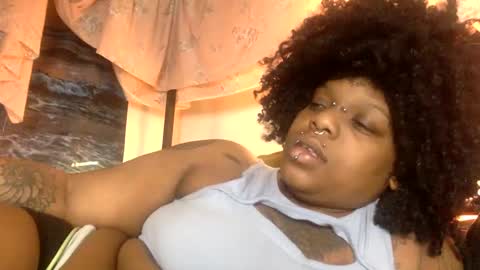 Snapshot of mistressmystii chatting on February 2025 12:31:02 AM Mistress Mystii online show from February 2025 12:31:02 AM