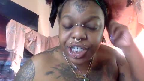 Snapshot of mistressmystii chatting on February 2025 05:41:02 PM Mistress Mystii online show from February 2025 05:41:02 PM