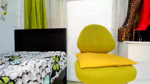 Snapshot of mistresstiffany69 chatting on October 2025 04:54:01 AM Tiffany online show from October 2025 04:54:01 AM