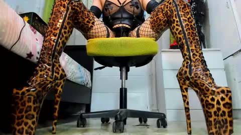 Snapshot of mistresstiffany69 chatting on November 2025 11:32:01 PM Tiffany online show from November 2025 11:32:01 PM