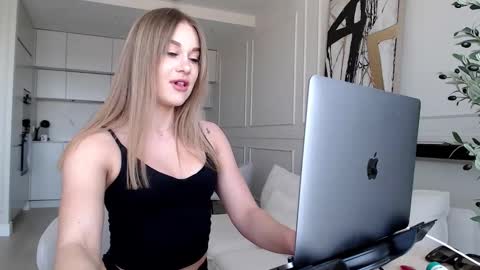 mistressuniverse online show from March 2026 11:03:01 AM