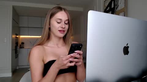 Snapshot of mistressuniverse chatting on May 2026 08:41:01 AM mistressuniverse online show from May 2026 08:41:01 AM