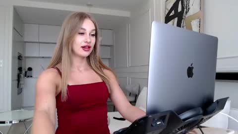 Snapshot of mistressuniverse chatting on May 2026 08:42:01 AM mistressuniverse online show from May 2026 08:42:01 AM