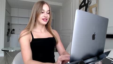 Snapshot of mistressuniverse chatting on May 2026 07:26:02 AM mistressuniverse online show from May 2026 07:26:02 AM