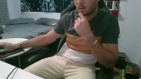 Snapshot of mistxss chatting on December 2024 07:14:01 PM mistxss online show from December 2024 07:14:01 PM