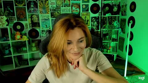 Snapshot of mistybarnes chatting on December 2024 08:41:01 AM MistyBarnes NONUDE MODEL online show from December 2024 08:41:01 AM