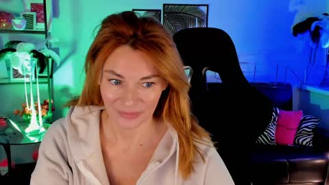 Snapshot of mistybarnes chatting on December 2024 08:34:01 AM MistyBarnes NONUDE MODEL online show from December 2024 08:34:01 AM