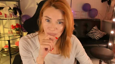 Snapshot of mistybarnes chatting on December 2024 09:08:02 AM MistyBarnes NONUDE MODEL online show from December 2024 09:08:02 AM