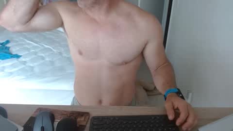 Snapshot of mitcheli chatting on February 2025 03:27:01 PM Onlyfans online show from February 2025 03:27:01 PM