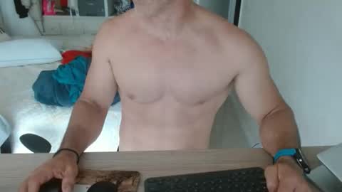 Snapshot of mitcheli chatting on December 2025 04:02:02 PM Onlyfans online show from December 2025 04:02:02 PM