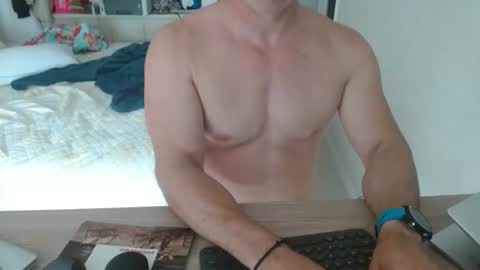 Snapshot of mitcheli chatting on January 2026 03:17:01 PM Onlyfans online show from January 2026 03:17:01 PM