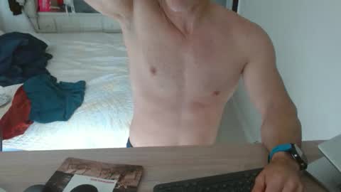 Snapshot of mitcheli chatting on January 2026 04:11:02 PM Onlyfans online show from January 2026 04:11:02 PM