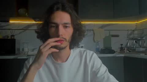 Snapshot of mitchelkurse chatting on June 2026 12:59:01 AM MitchelKurse online show from June 2026 12:59:01 AM