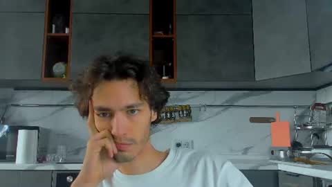 Snapshot of mitchelkurse chatting on July 2026 01:36:01 PM MitchelKurse online show from July 2026 01:36:01 PM