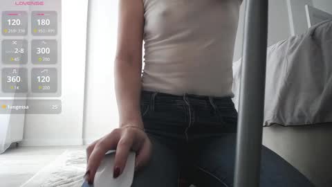 Snapshot of miu__miu chatting on December 2024 09:17:01 AM miu__miu online show from December 2024 09:17:01 AM