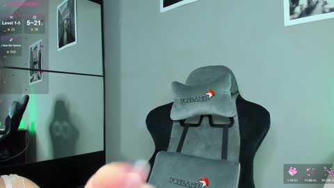 Snapshot of miumiumia chatting on January 2025 02:31:01 AM Mia 3 online show from January 2025 02:31:01 AM