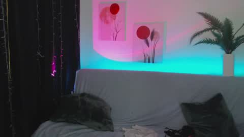 Snapshot of miuri_miy chatting on February 2025 11:16:02 PM Yuka online show from February 2025 11:16:02 PM